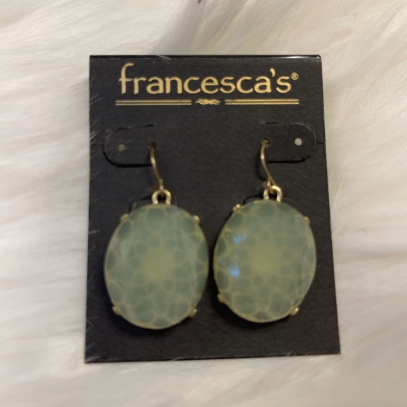 Francesca’s Mint Green & Gold-Tone Accent Earrings NWT⭐️ - Picture 2 of 3